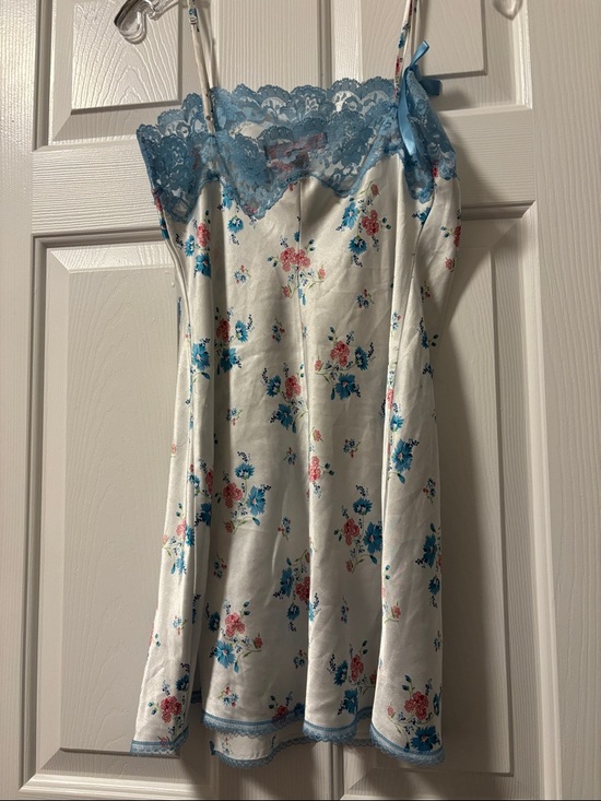 Victoria's Secret White Satin Slip with Blue Lace Accents - Picture 3 of 4